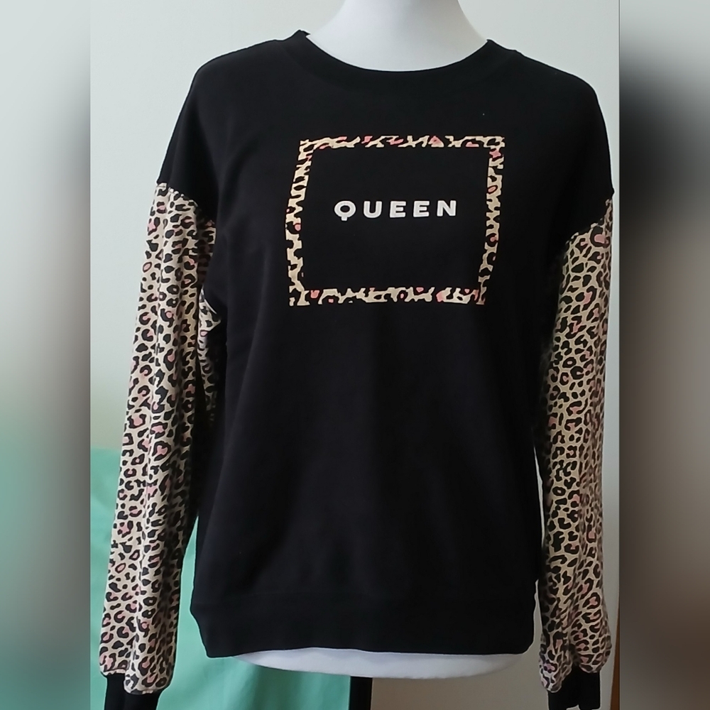 Wound Up Color Block Leopard Print Sweatshirt size M (7-9)        17-007